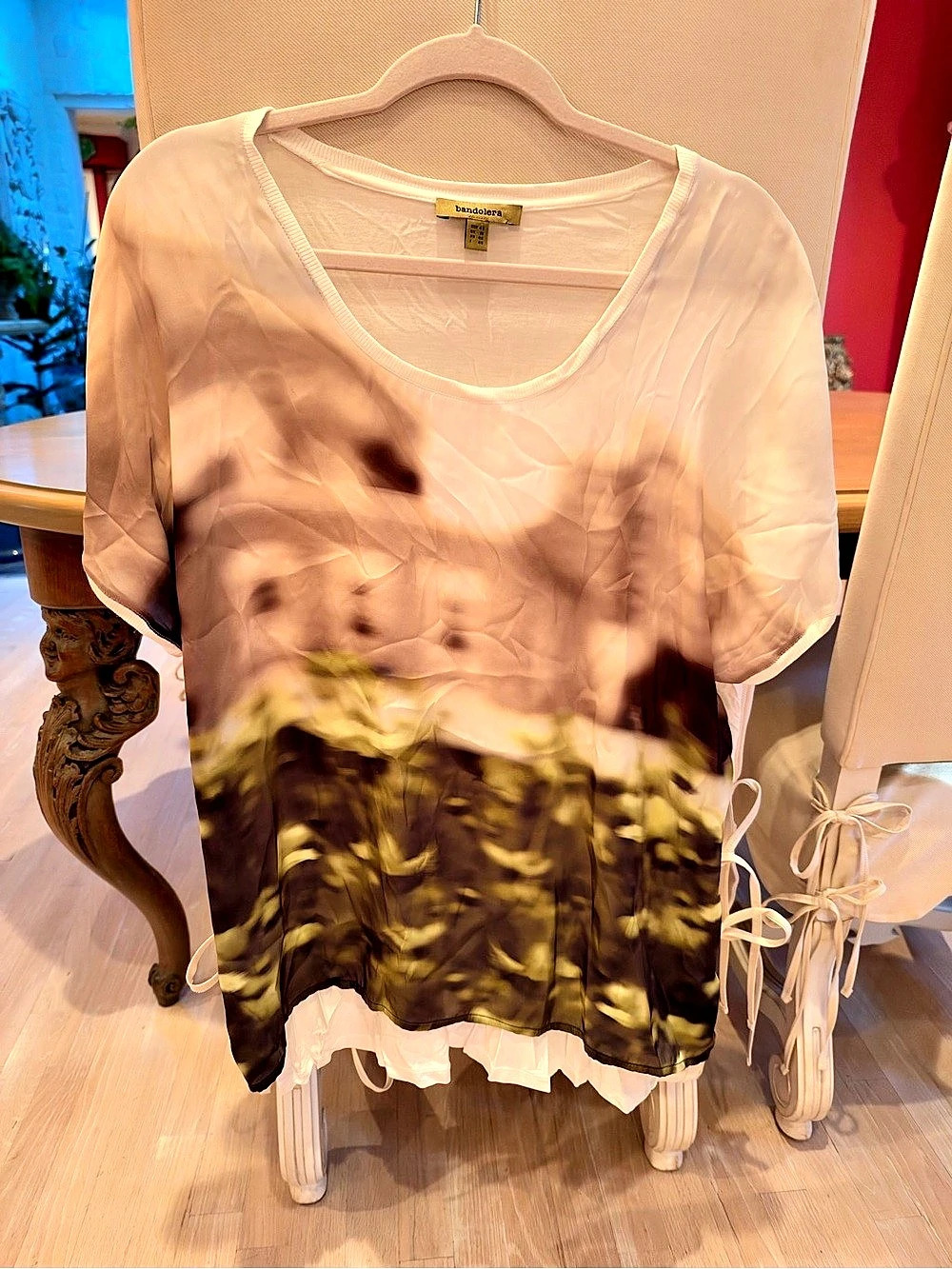 bandolera Janny Abstract Short Sleeve Top in White & Green Large Like New